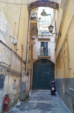 Tipik sokak eski şehir Salerno, İtalya