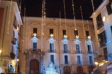 Noel ışıkları Salerno, İtalya