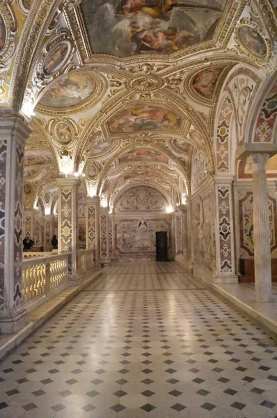 Crypt Katedralen Salerno Italien - Stock-foto