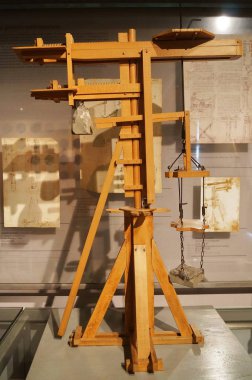 Leonardo Da Vinci tarafından karşı ağırlık ile döner vinç modeli