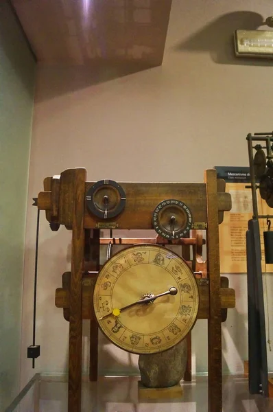 Модель Часов Chiaravalle Леонардо Винчи — стоковое фото