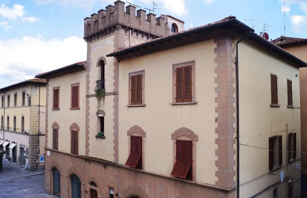 ジョヴァンニ ヴァルダルノの歴史的中心部にある古代の宮殿 トスカーナ イタリア — ストック写真