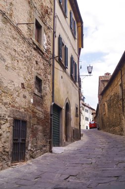 Cortona'da tipik sokak, Toskana, İtalya