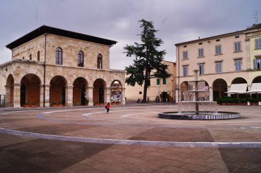 Arnolfo Di Cambio meydanı, Colle Val d'Elsa, Toskana, İtalya