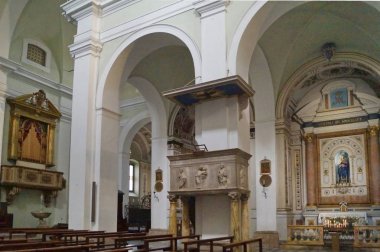 Colle Val d'Elsa katedralinin iç kısmı, Toskana, İtalya