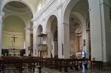 Colle Val d'Elsa katedralinin iç kısmı, Toskana, İtalya