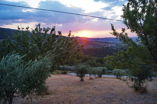 Ηλιοβασίλεμα Στη Νότια Επαρχία Της Ούμπρια Ιταλία — Φωτογραφία Αρχείου