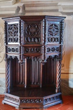 Poggio a Caiano, Tuscany, İtalya 'daki Villa Medici' deki Leo X 'in salonundaki antika mobilyalar.