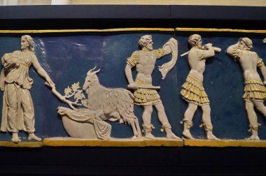 Poggio a Caiano, Tuscany, İtalya 'daki Medici Villasının ana pervazındaki timpanum şömine rafının ayrıntıları.