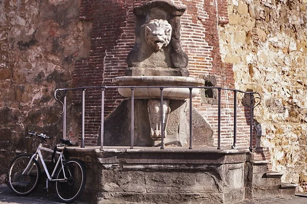 Fontana Lungo Mura Esterne Del Parco Villa Medici Poggio Caiano — Foto Stock