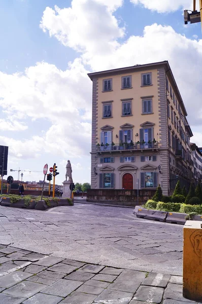 Covid 19紧急状态期间的佛罗伦萨 意大利Carlo Goldoni广场 — 图库照片