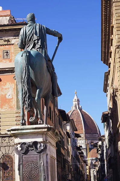 Reiterstandbild Ferdinando Auf Der Piazza Santissima Annunziata Florenz Italien — Stockfoto