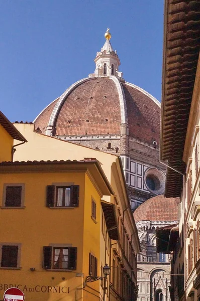 Vista Cúpula Catedral Florencia Desde Calle Servi Italia — Foto de Stock