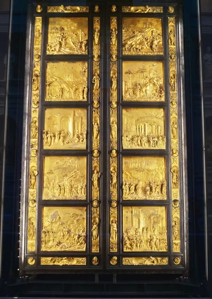 Floransa Cennetin Kapıları. Lorenzo Ghiberti 'nin vaftiz töreni. Floransa, İtalya.