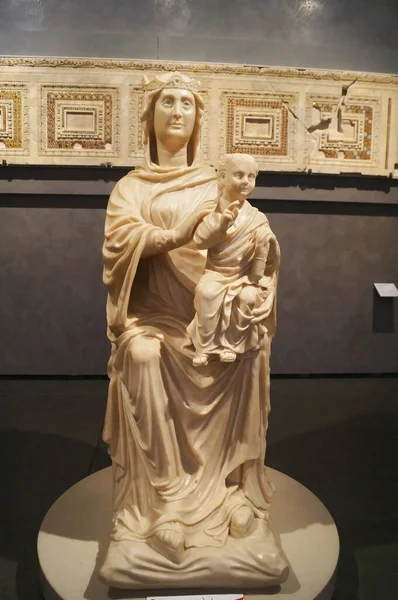 Sculptural Group Madonna Child Arnolfo Cambio Opera Del Duomo Museum — Stock Photo, Image