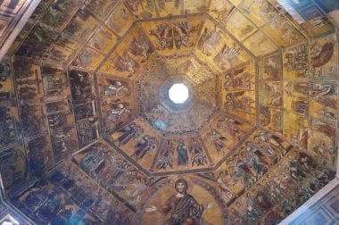 İtalya, Floransa 'daki Vaftiz Kubbesi' nin içi.