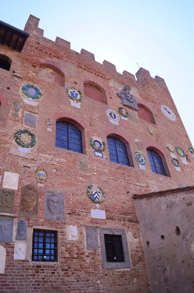 Fasáda Palazzo Pretorio Nebo Vikáře Starověké Středověké Vesnici Certaldo Toskánsko — Stock fotografie