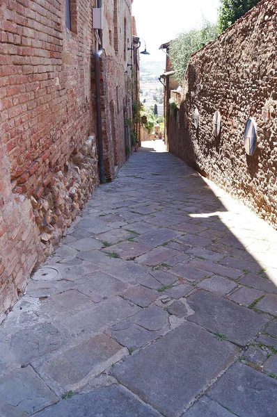 Typowa Ulica Starożytnej Średniowiecznej Wioski Certaldo Toskania Włochy — Zdjęcie stockowe