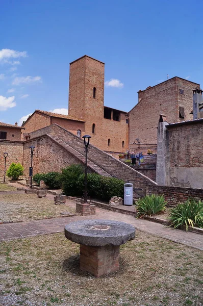 Glimp Van Het Oude Middeleeuwse Dorp Certaldo Toscane Italië — Stockfoto