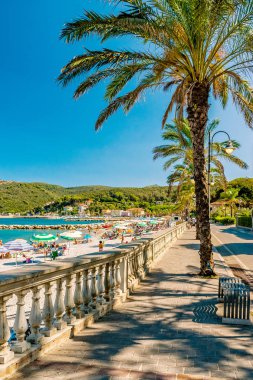 Elba adası, gezinti ve Cavo plajı