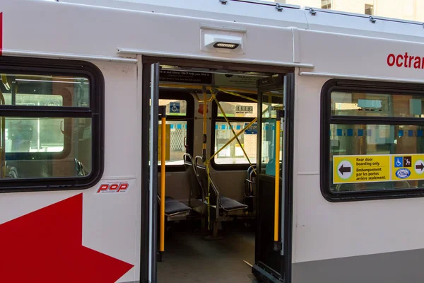 Ottawa Ontario Canada Maio 2020 Sinal Ônibus Transpo Direciona Pilotos — Fotografia de Stock