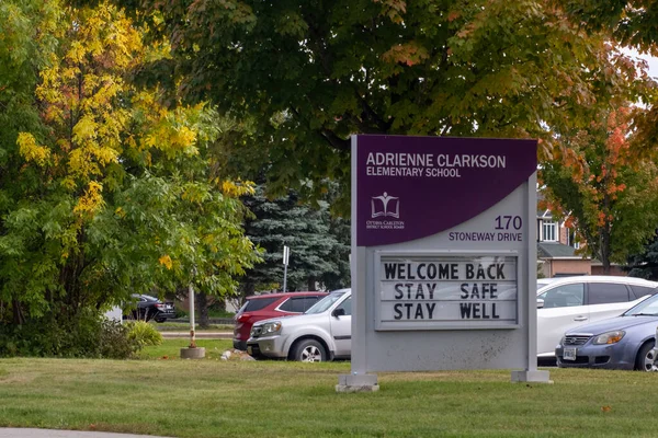 September 2020 Sign Adrienne Clarkson Elementary School Ocdsb Public School — Stock Photo, Image