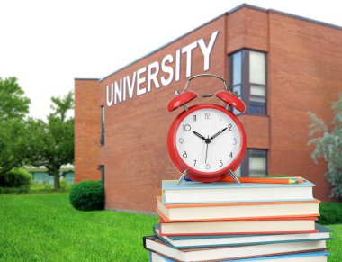 kitap ve üniversite