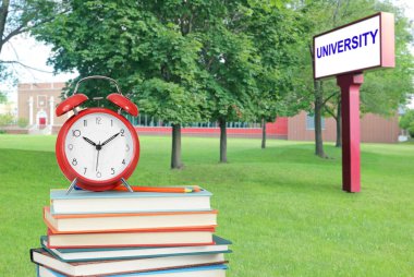 kitap ve üniversite