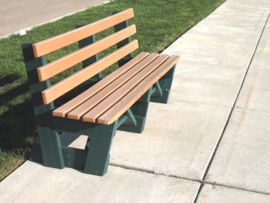 Gündüz vakti şehir parkında banka yakın çekim