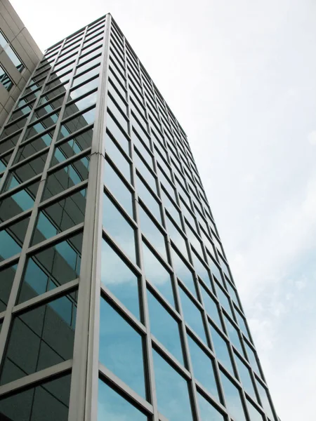 Vista Edificio Moderno Con Fachada Cristal — Foto de Stock