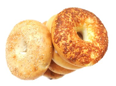 Simit halkası beyazda izole edilmiş.