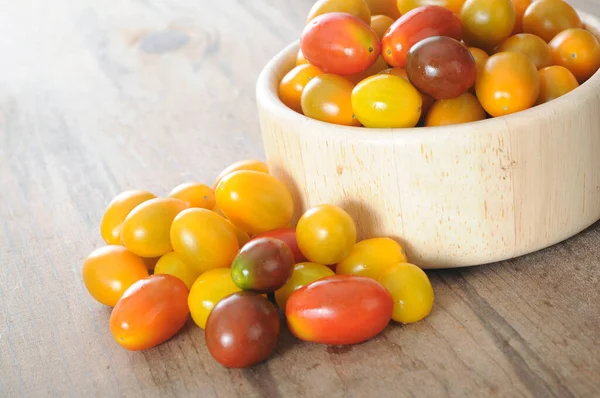 Tomate cereza — Foto de Stock