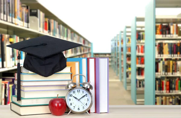 Libro y biblioteca — Foto de Stock