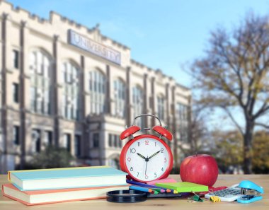 kitap ve üniversite