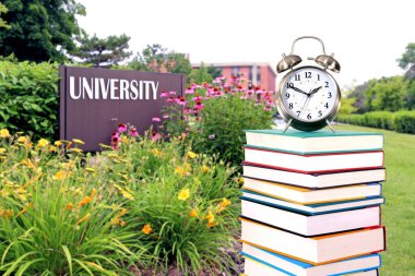 kitap ve üniversite