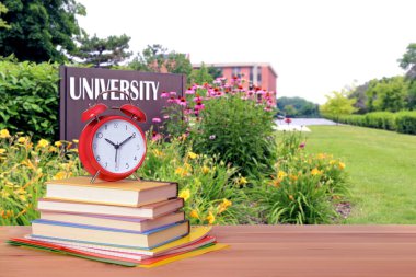 kitap ve üniversite