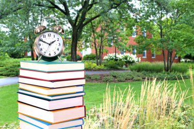 kitap ve üniversite