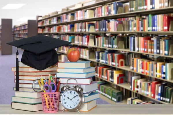 Biblioteca con libro — Foto de Stock