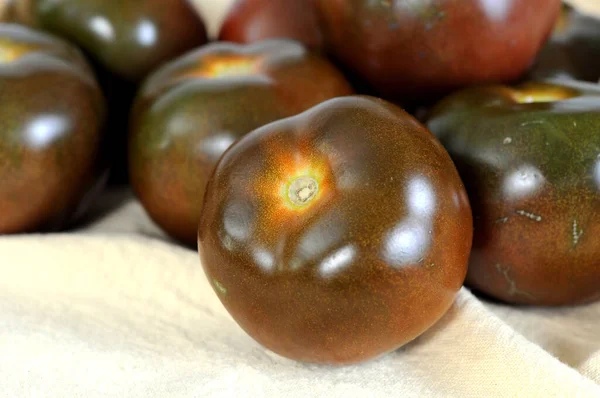 Tomates castanhos — Fotografia de Stock