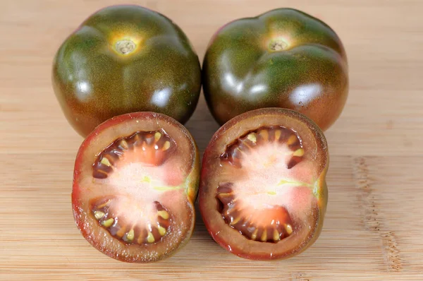 Tomates castanhos — Fotografia de Stock