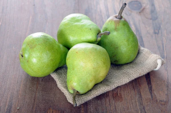 Green pear — Stock Photo, Image