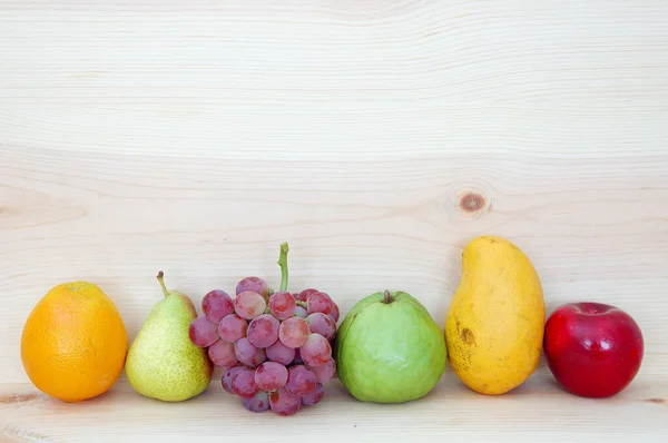 Eine Gruppe gesunder Früchte — Stockfoto
