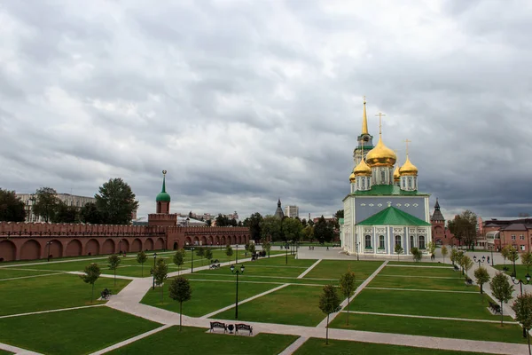 Tula Kremlin topraklarında Varsayım Katedrali.