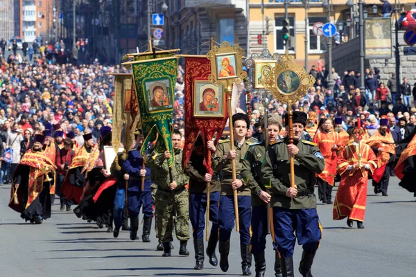 Vladivostok Russia April 2018 Priests Cossacks Easter Procession Center Vladivostok — Stock Photo, Image