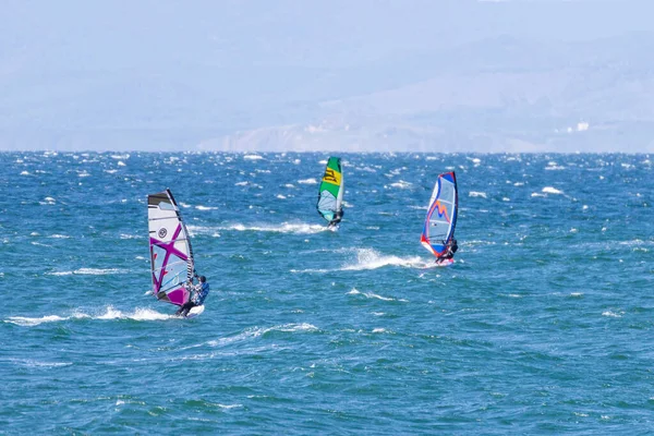 Vladivostok Rusia Octubre 2019 Windsurfers Sea Waves Windy Autumn Day —  Fotos de Stock