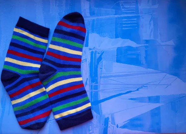Komposition Mit Gestreiften Bunten Socken Für Kinder — Stockfoto