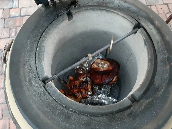 Nyár Piknik Tandoor Egy Azerbajdzsáni Sütő Amelyben Süteményeket Sütik Húst — Stock Fotó