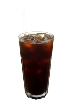 Bir bardak Ice Americano arka planda izole edilmiş.
