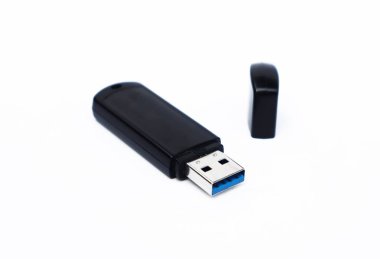 Siyah Pendrive Beyaz Arka Plan üzerinde izole. Usb Flash Sürücü Anahtarı. Taşınabilir Flash Sürücü Kalem Sürücü