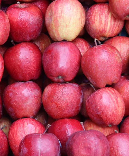 Fondo de manzanas rojas. Textura de frutas frescas de manzana — Foto de Stock